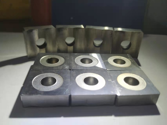 YS2T CNC Lathe Cutting Blades 1960 MPa Semi Finishing With Round Hole
